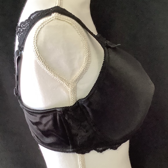 Satin & Lace Bra - Picture 3 of 8